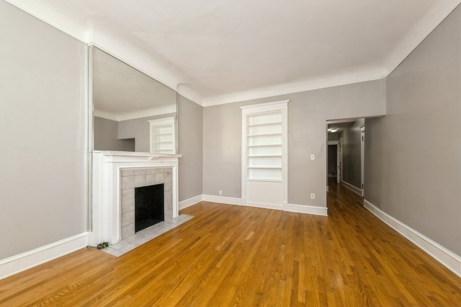 5340 S Greenwood Avenue 1