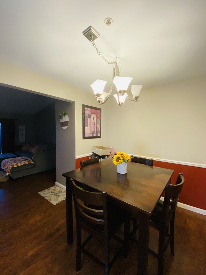 21W581 North Avenue 83