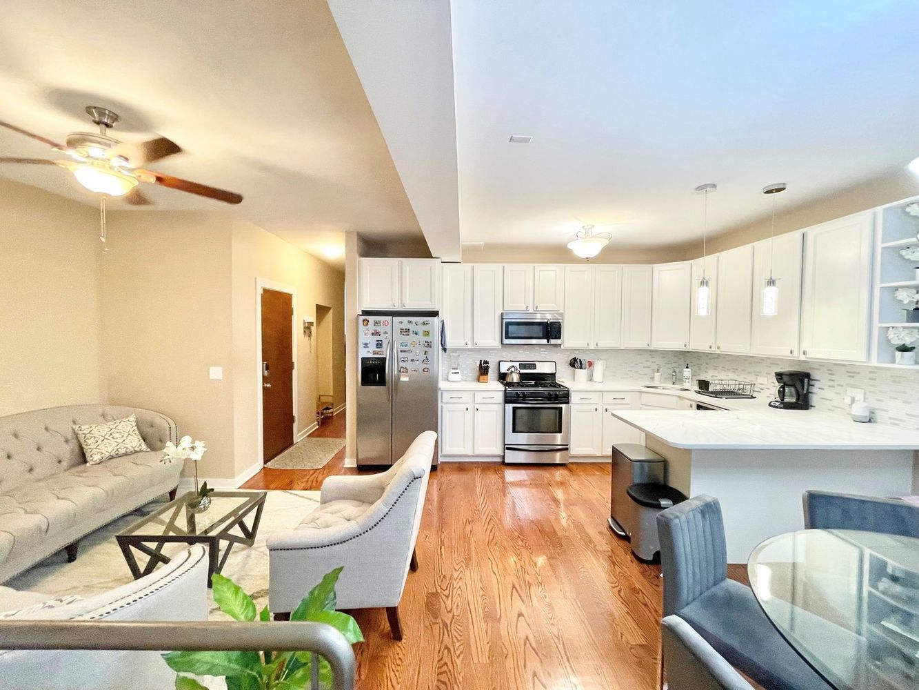 815 W Newport Avenue 1-P-2