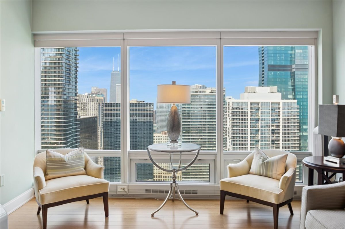 340 E RANDOLPH Street 4004