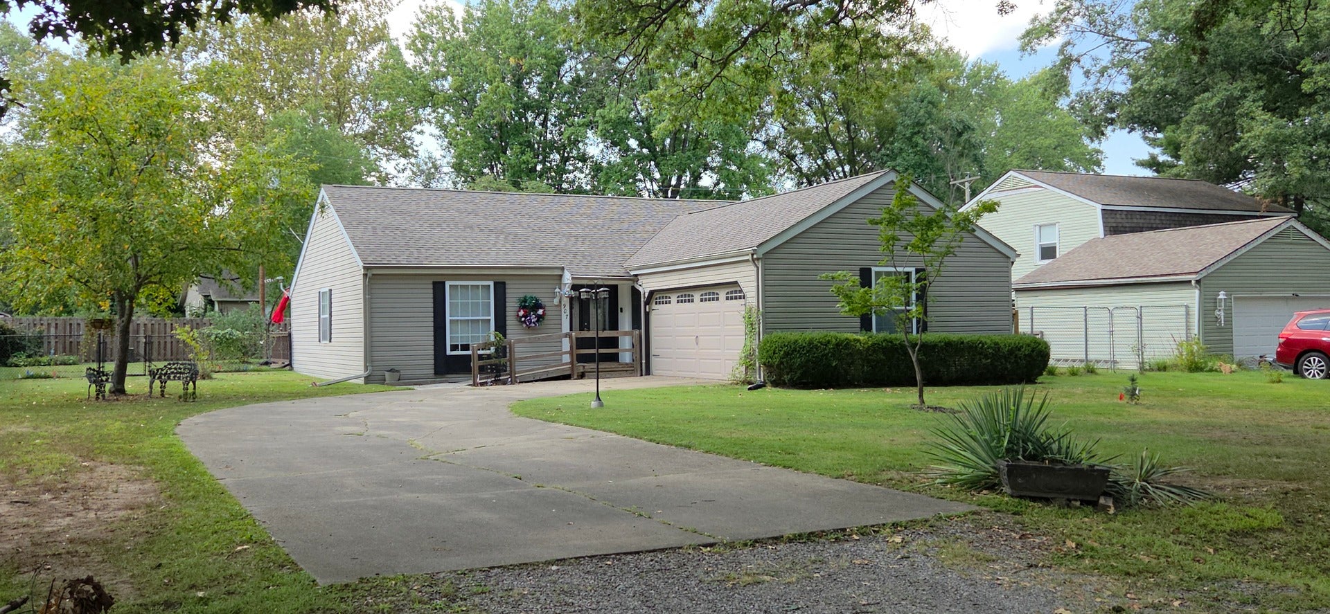 907 Lickliter Street