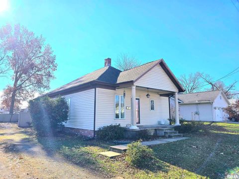 Tiny photo for 1711 W CHERRY Street, Marion, IL 62959 (MLS # QC4269765)