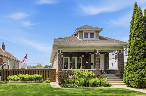 Photo of 5320 N Lovejoy Avenue, Chicago, IL 60630 (MLS # 12645933)