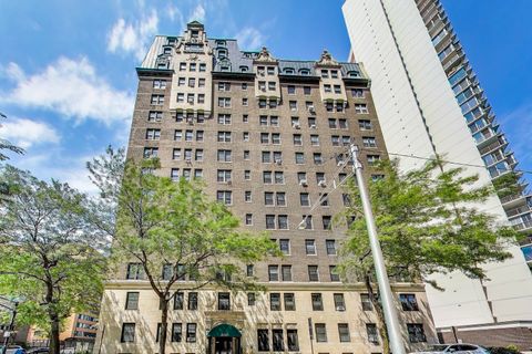 Tiny photo for 6101 N Sheridan Road #10E, Chicago, IL 60660 (MLS # 12419503)