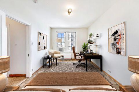 Tiny photo for 6101 N Sheridan Road #10E, Chicago, IL 60660 (MLS # 12419503)