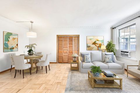 Tiny photo for 6101 N Sheridan Road #10E, Chicago, IL 60660 (MLS # 12419503)