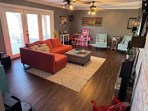 Tiny photo for 13645 Leisure Lane, Benton, IL 62812 (MLS # 100000585)