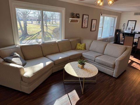 Tiny photo for 13645 Leisure Lane, Benton, IL 62812 (MLS # 100000585)