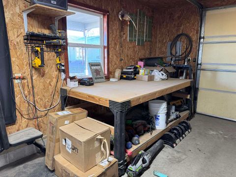 Tiny photo for 13645 Leisure Lane, Benton, IL 62812 (MLS # 100000585)