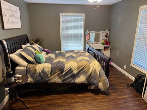 Tiny photo for 13645 Leisure Lane, Benton, IL 62812 (MLS # 100000585)