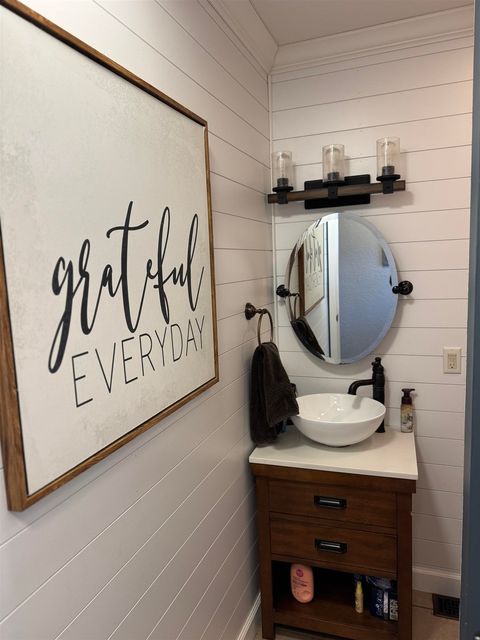 Tiny photo for 13645 Leisure Lane, Benton, IL 62812 (MLS # 100000585)