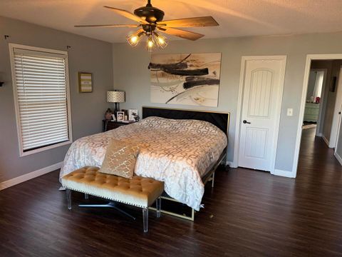 Tiny photo for 13645 Leisure Lane, Benton, IL 62812 (MLS # 100000585)