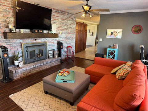 Tiny photo for 13645 Leisure Lane, Benton, IL 62812 (MLS # 100000585)