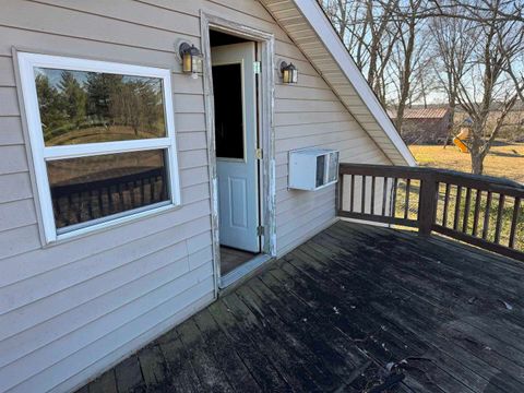 Tiny photo for 13645 Leisure Lane, Benton, IL 62812 (MLS # 100000585)