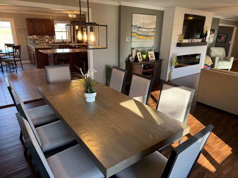 Tiny photo for 13645 Leisure Lane, Benton, IL 62812 (MLS # 100000585)