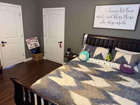 Tiny photo for 13645 Leisure Lane, Benton, IL 62812 (MLS # 100000585)