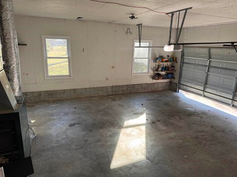 Tiny photo for 13645 Leisure Lane, Benton, IL 62812 (MLS # 100000585)