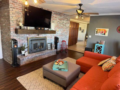 Tiny photo for 13645 Leisure Lane, Benton, IL 62812 (MLS # 100000585)