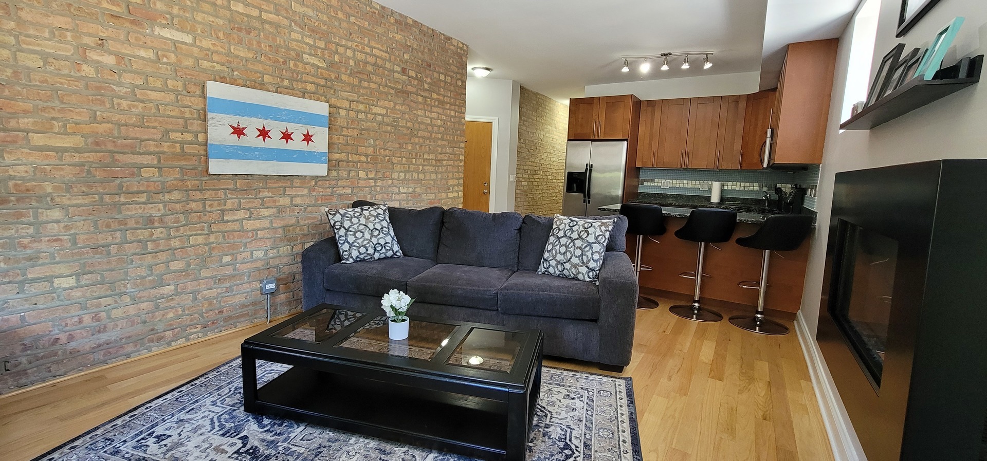Chicago, Illinois 60626, United States, 2 Bedrooms Bedrooms, ,2 BathroomsBathrooms,Residential,Active,210834