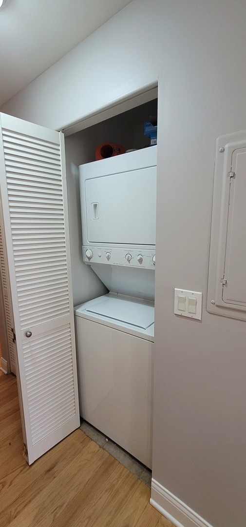 Chicago, Illinois 60626, United States, 2 Bedrooms Bedrooms, ,2 BathroomsBathrooms,Residential,Active,210834