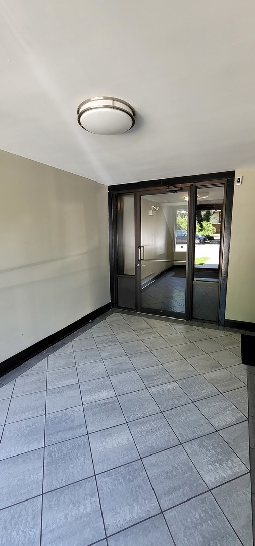 Chicago, Illinois 60626, United States, 2 Bedrooms Bedrooms, ,2 BathroomsBathrooms,Residential,Active,210834