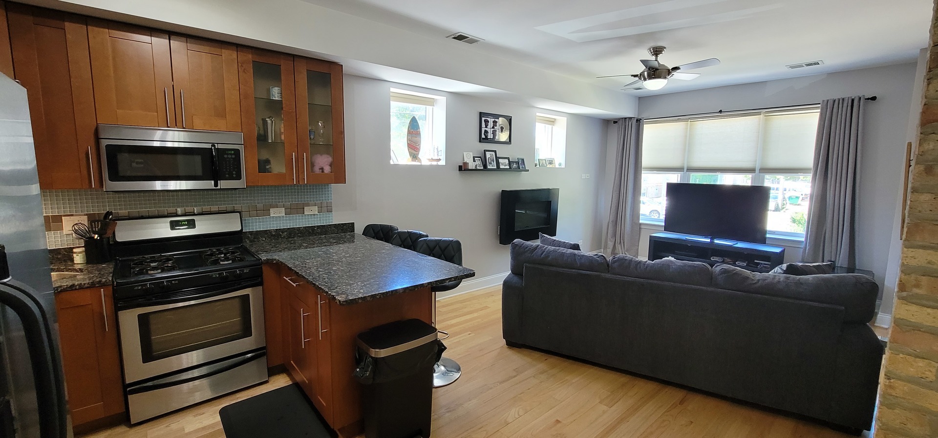 Chicago, Illinois 60626, United States, 2 Bedrooms Bedrooms, ,2 BathroomsBathrooms,Residential,Active,210834