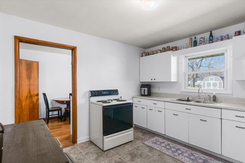 Tiny photo for 1105 Roselawn Street, Paxton, IL 60957 (MLS # 12588566)