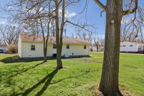 Tiny photo for 1105 Roselawn Street, Paxton, IL 60957 (MLS # 12588566)