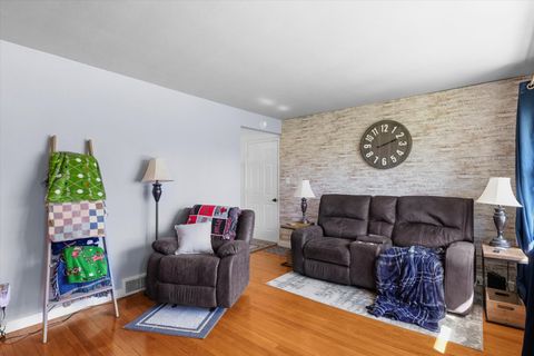 Tiny photo for 1105 Roselawn Street, Paxton, IL 60957 (MLS # 12588566)