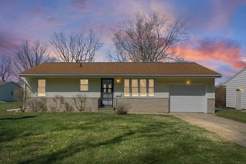 Tiny photo for 1105 Roselawn Street, Paxton, IL 60957 (MLS # 12588566)