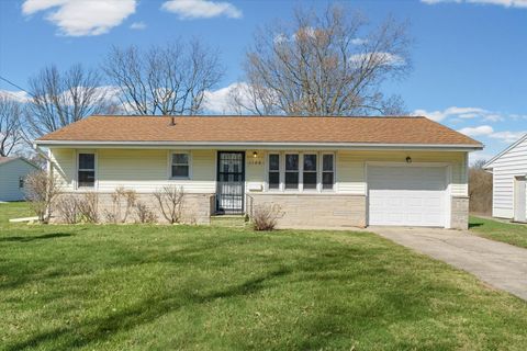 Tiny photo for 1105 Roselawn Street, Paxton, IL 60957 (MLS # 12588566)