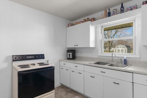 Tiny photo for 1105 Roselawn Street, Paxton, IL 60957 (MLS # 12588566)