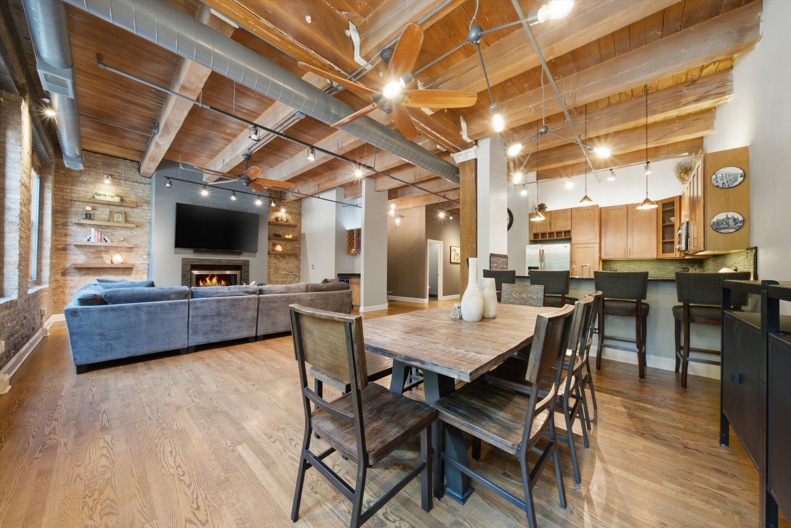 1335 W ALTGELD Street 2A