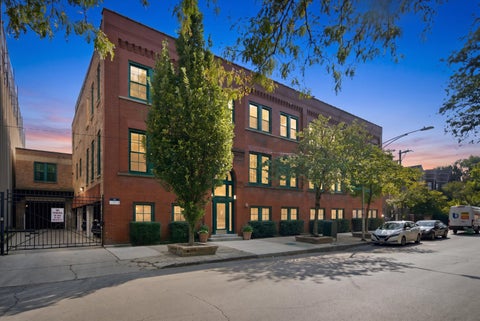 Photo of 1335 W ALTGELD Street #2A, Chicago, IL 60614 (MLS # 12745284)