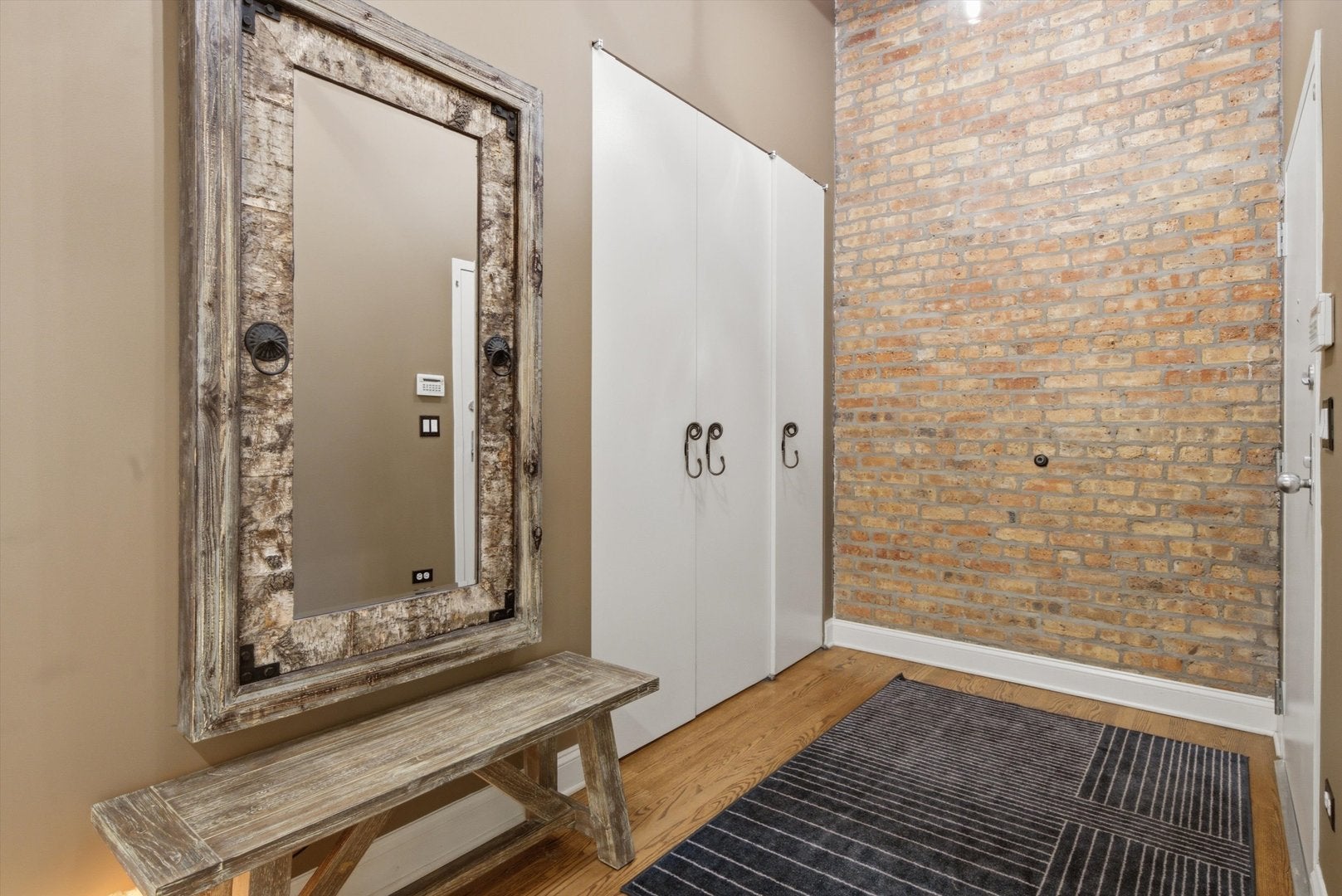 1335 W ALTGELD Street 2A