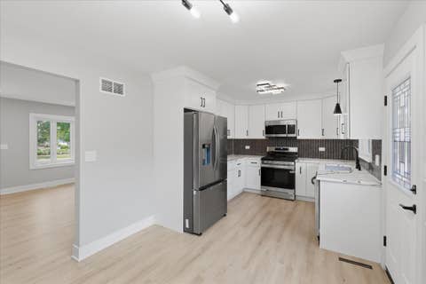 Tiny photo for 37 E Weathersfield Way, Schaumburg, IL 60193 (MLS # 12708292)