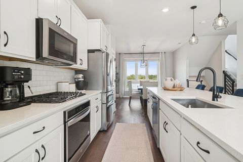 Tiny photo for 2347 Parkside Drive, Schaumburg, IL 60173 (MLS # 12495856)