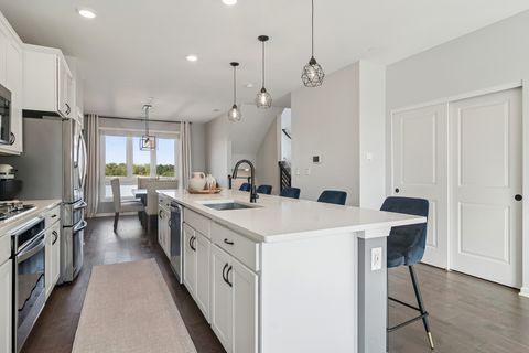 Tiny photo for 2347 Parkside Drive, Schaumburg, IL 60173 (MLS # 12495856)