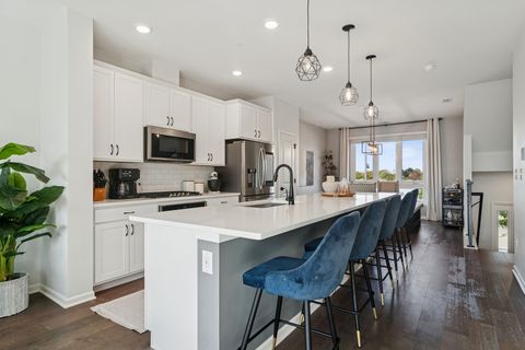 Tiny photo for 2347 Parkside Drive, Schaumburg, IL 60173 (MLS # 12495856)