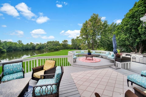 Tiny photo for 8 Lakeside Drive, South Barrington, IL 60010 (MLS # 12706322)
