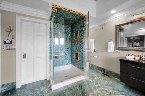 Tiny photo for 8 Lakeside Drive, South Barrington, IL 60010 (MLS # 12706322)