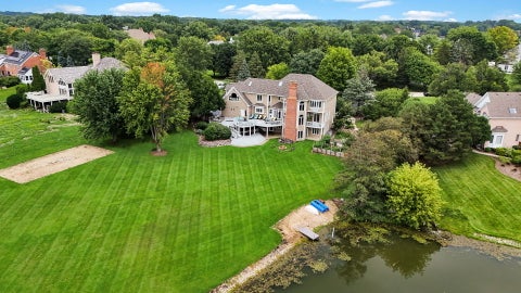 Tiny photo for 8 Lakeside Drive, South Barrington, IL 60010 (MLS # 12706322)