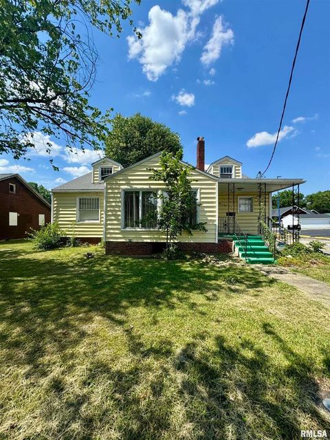 Tiny photo for 1003 E MAIN Street, West Frankfort, IL 62896 (MLS # EB453936)