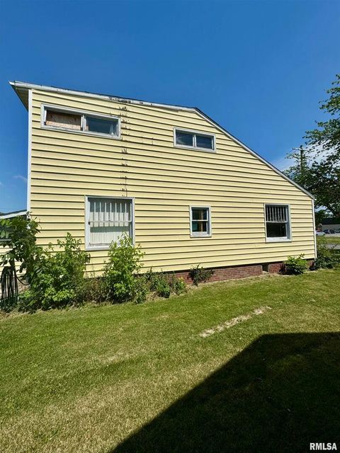 Tiny photo for 1003 E MAIN Street, West Frankfort, IL 62896 (MLS # EB453936)