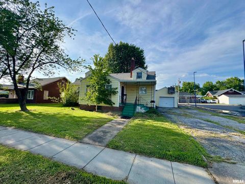 Tiny photo for 1003 E MAIN Street, West Frankfort, IL 62896 (MLS # EB453936)