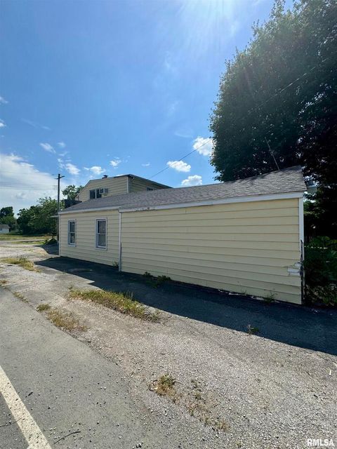 Tiny photo for 1003 E MAIN Street, West Frankfort, IL 62896 (MLS # EB453936)