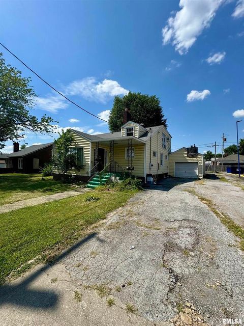 Tiny photo for 1003 E MAIN Street, West Frankfort, IL 62896 (MLS # EB453936)
