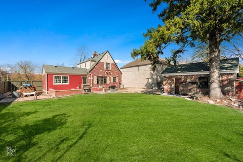 Tiny photo for 120 E Fremont Avenue, Elmhurst, IL 60126 (MLS # 12609552)