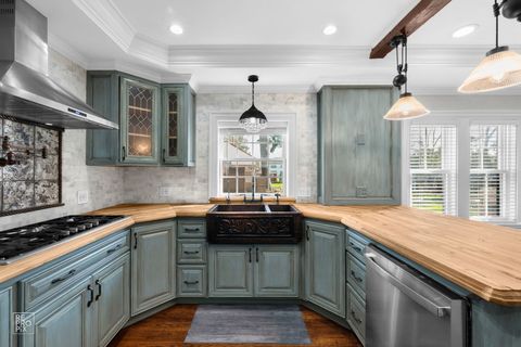 Tiny photo for 120 E Fremont Avenue, Elmhurst, IL 60126 (MLS # 12609552)