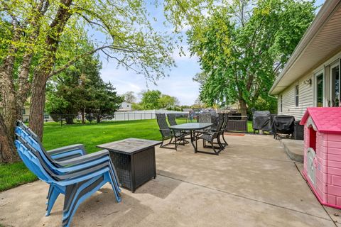 Tiny photo for 985 Brower Drive, Roselle, IL 60172 (MLS # 12634124)